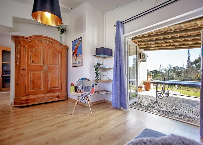 别墅 Yvonne,private Pool,private Parking 1,7 Km From The *