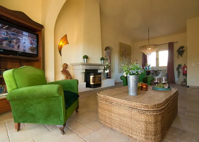 Yvonne,private Pool,private Parking 1,7 Km From The 别墅 *