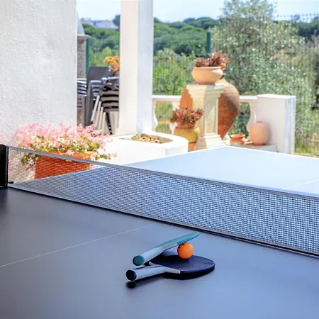 Yvonne,private Pool,private Parking 1,7 Km From The Beatch فيلة البوفيرا