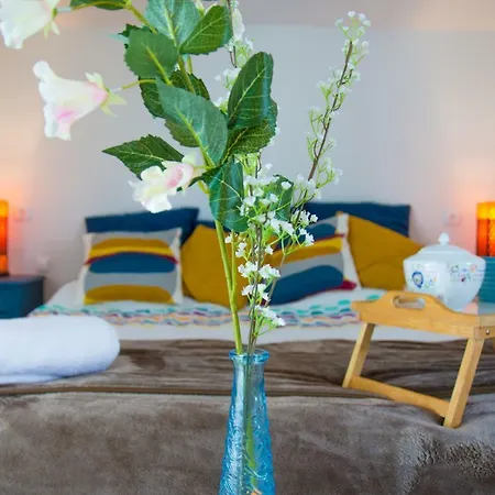 Villa Yvonne,private Pool,private Parking 1,7 Km From The Beatch