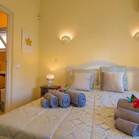 Yvonne,private Pool,private Parking 1,7 Km From The Beatch البوفيرا