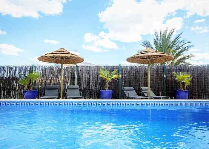 빌라 Yvonne,private Pool,private Parking 1,7 Km From The Beatch *