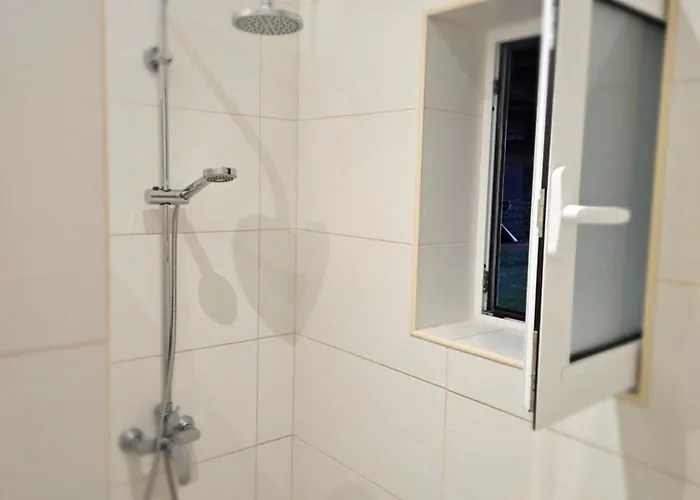 Yvonne,private Pool,private Parking 1,7 Km From The Beatch 빌라 *