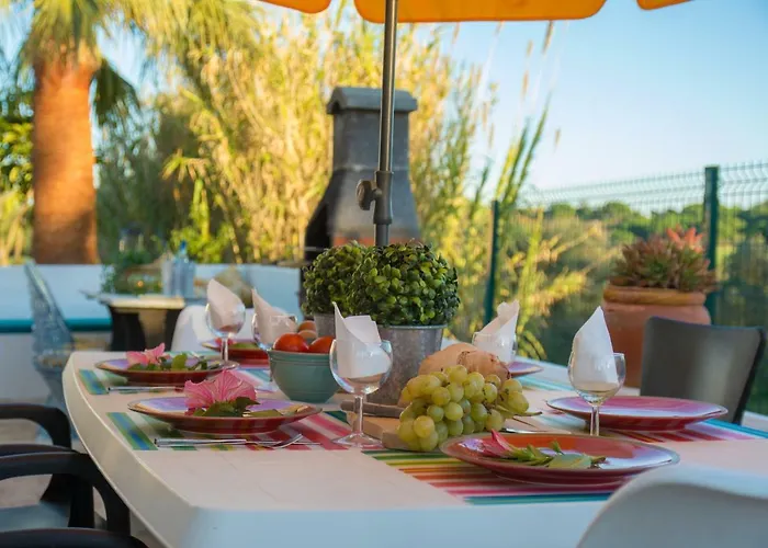 Yvonne,private Pool,private Parking 1,7 Km From The Beatch *