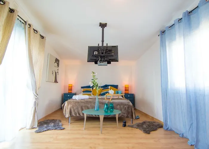 빌라 Yvonne,private Pool,private Parking 1,7 Km From The Beatch