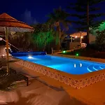 Villa Yvonne,private Pool,private Parking 1,7 Km From The Albufeira